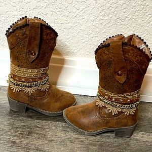 Cute little girl cow girl boots size 5